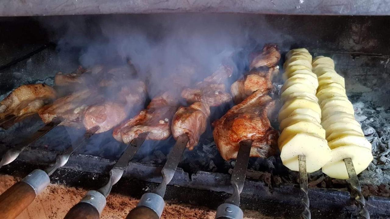 מלון Meghri Naberejni מראה חיצוני תמונה